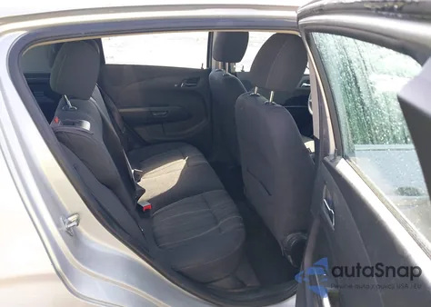 2015 Chevrolet Sonic Lt Auto z USA, uszkodzony, nr VIN 1G1JC6SB4F4172376